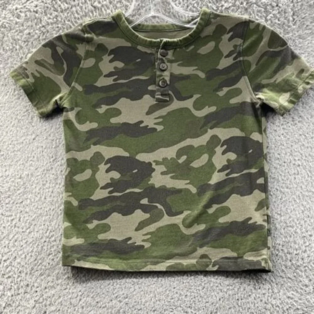 Old Navy T-Shirt Toddler Boys Size 5T Green Camouflage Short Sleeve Top‎ Size 5T